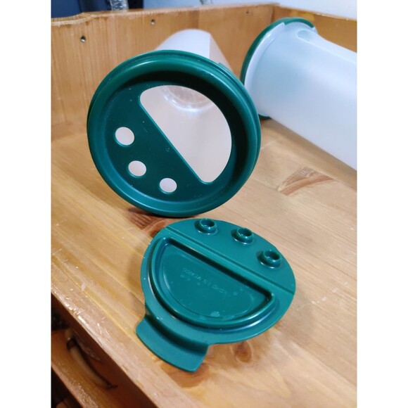 Tupperware Round Modular Mates Set of 4 Hunter Green Lid Shaker Portion Measure - Picture 7 of 14
